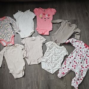 LOT OF BABY GIRL CLOTHES 0-3